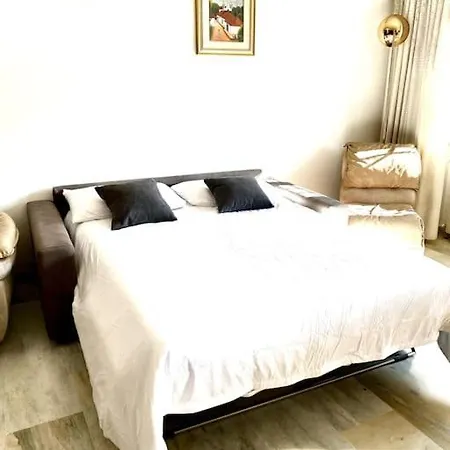 Golden Valley House 4-8 Pax - Box Auto Metro B1 Conca D'oro Treno Val D'ala 아파트