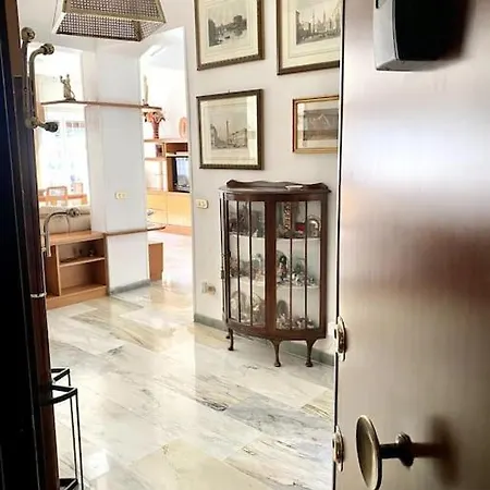 Apartment Golden Valley House 4-8 Pax - Box Auto Metro B1 Conca D'oro Treno Val D'ala Rom