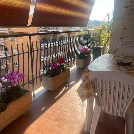 Apartment Golden Valley House 4-8 Pax - Box Auto Metro B1 Conca D'oro Treno Val D'ala Rom