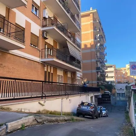 Golden Valley House 4-8 Pax - Box Auto Metro B1 Conca D'oro Treno Val D'ala Apartment Rome